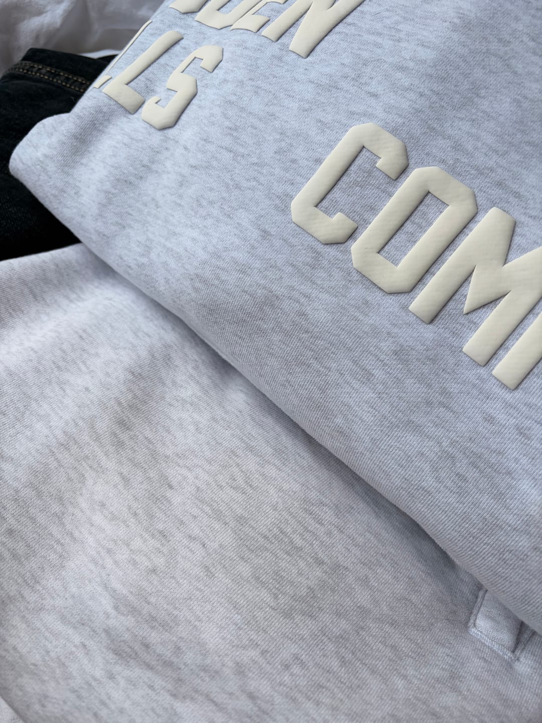 Customer photo review of GATED COMMUNITY STRAIGHT LEG SWEATPANTS LIGHT GREY