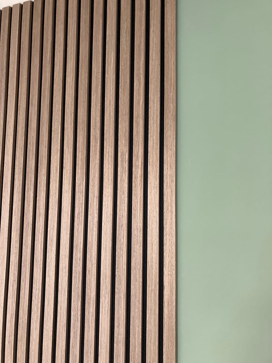 Customer photo review of Akoestische panelen 260 x 60 x 1.4 cm - Eiken Walnoot