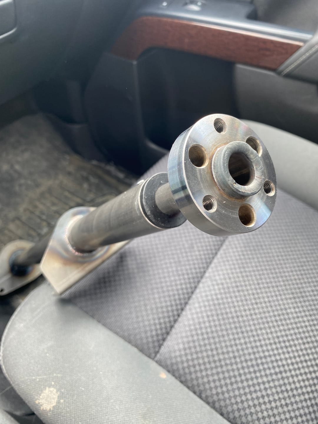 Customer photo review of Motion GM/Ford Bolt-On SFI Steering Quick Release Hub 5/6 Bolt Pattern 15-270