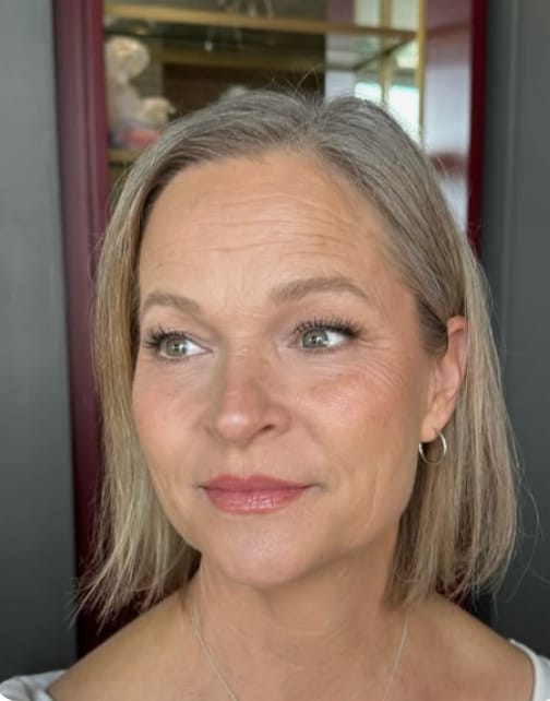 Customer photo review of Stick Fond de Teint Magique Anti-Âge