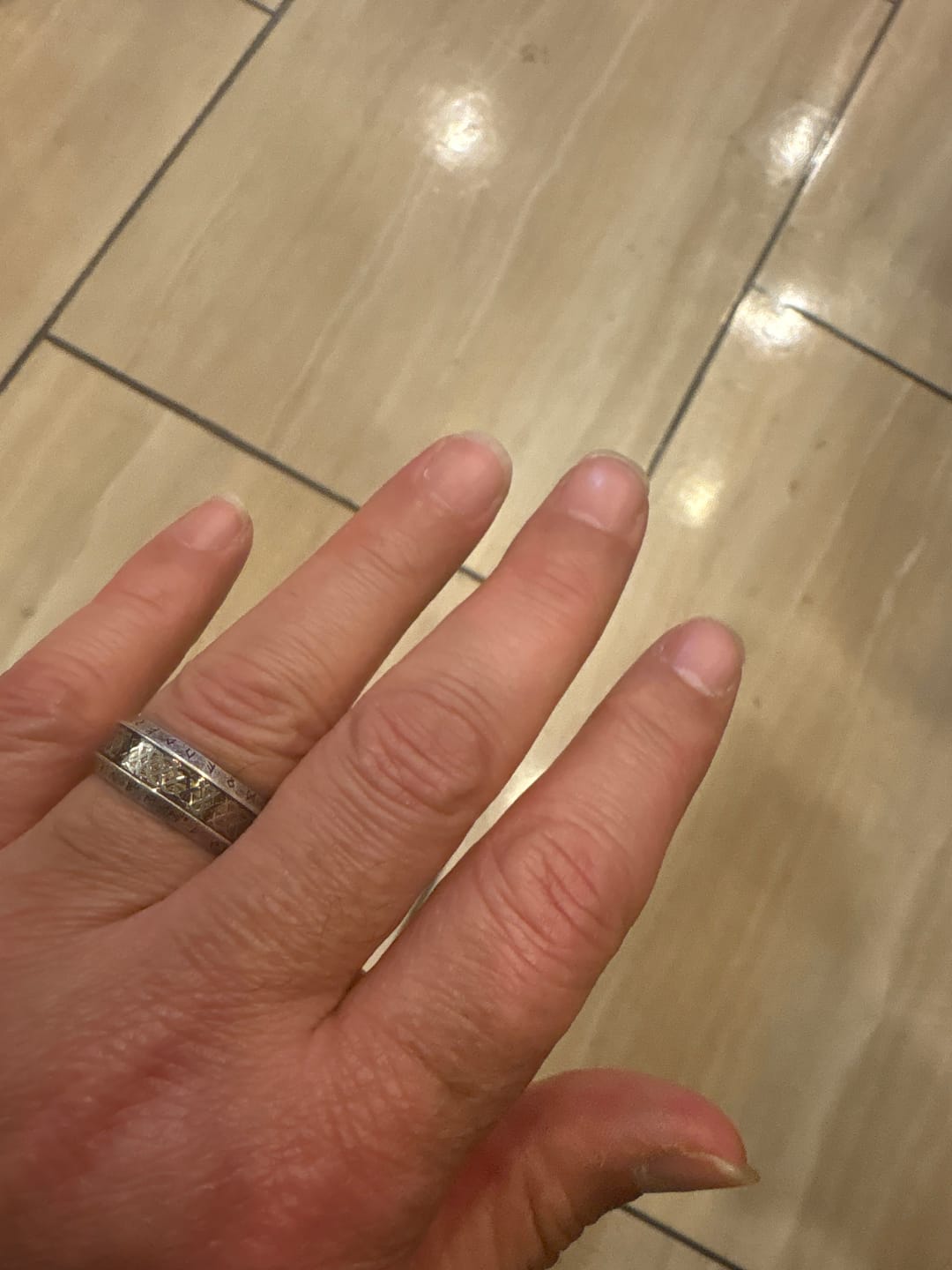 Customer photo review of 「Yggdrasil」3タイプ選べる　ヴァイキングヴィンテージ仕上げチタンリング
