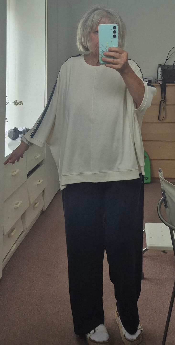 Customer photo review of OVERSIZED 3/4 STRIPE SLEEVE TEE