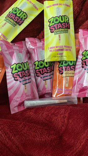 Customer photo review of Strawberry Lemonade Coated 2-Pack Pre-Rolls