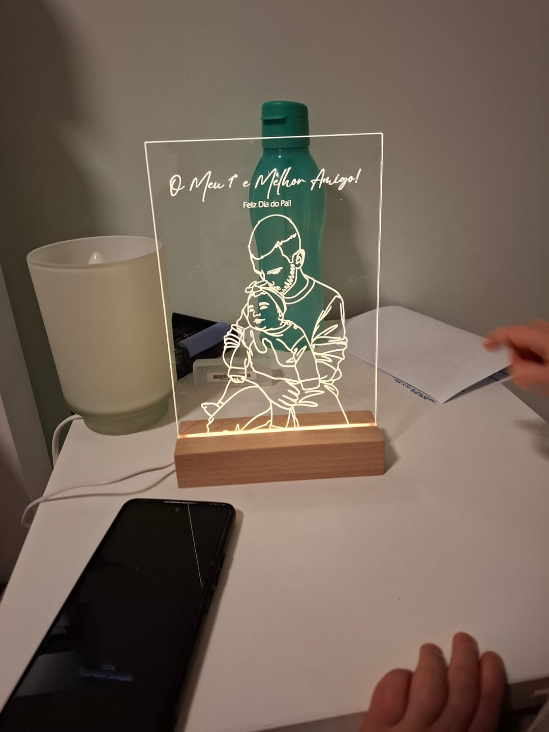 Customer photo review of Placa Retrato Line Art Personalizado