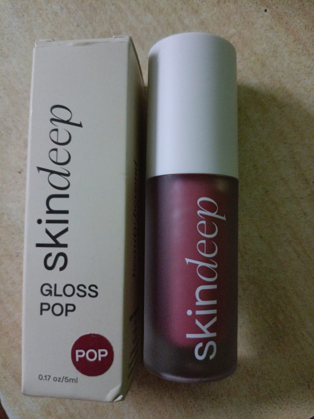 Customer photo review of Gloss POP™ - High-Shine Lip Gloss