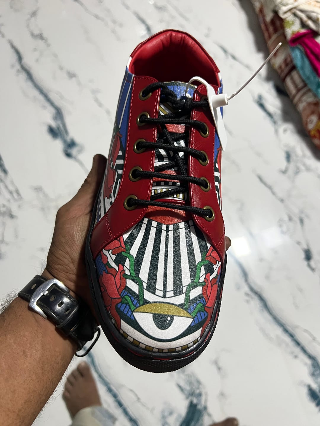 Customer photo review of Oculus Core Sneaker