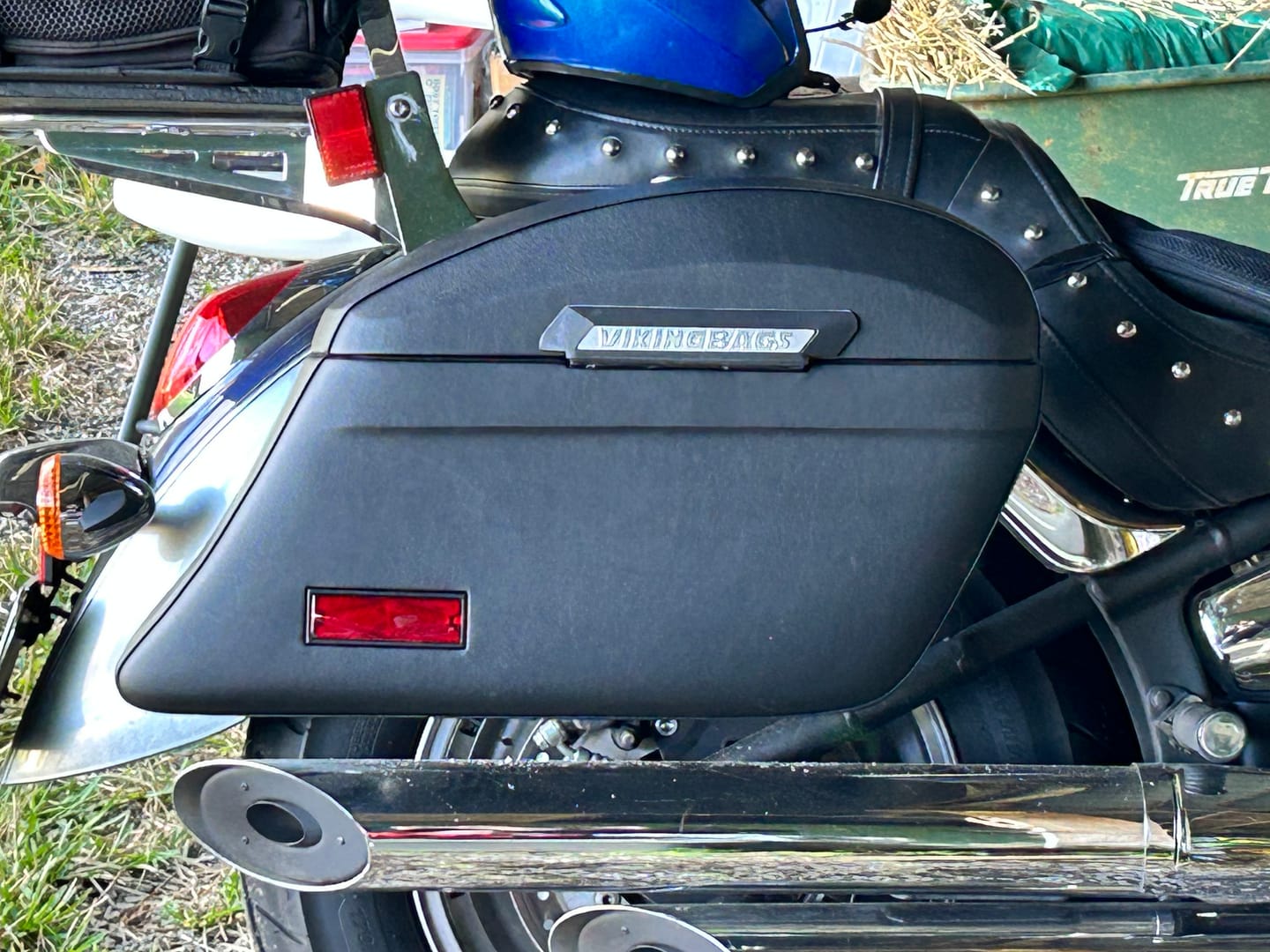 Customer photo review of 44L - Lamellar Stallion Extra Large Kawasaki Vulcan 900 Classic VN900 Leather Covered Motorcycle Hard Saddlebags