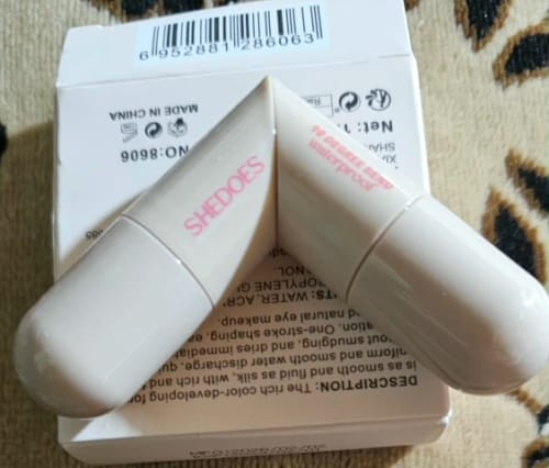 Customer photo review of Rotating Dual-Head Eyeliner Stamp Pen