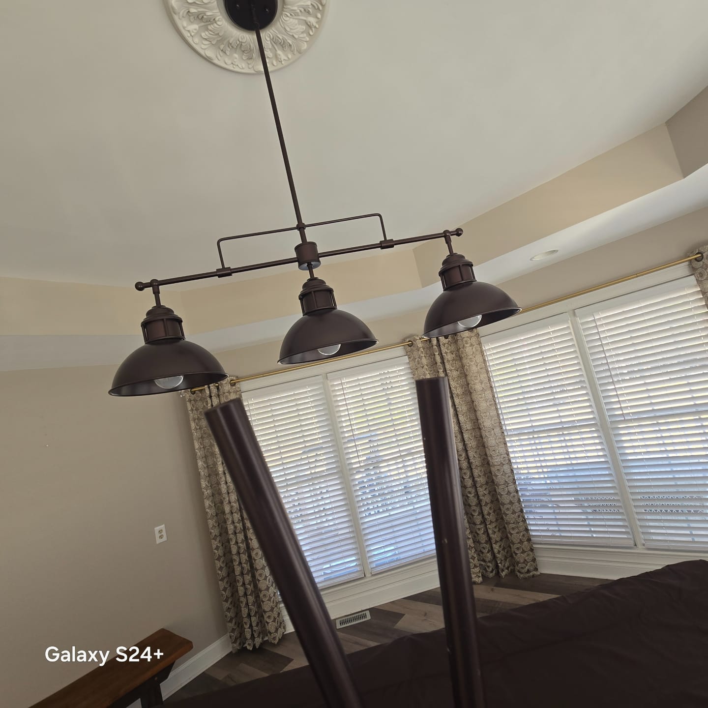 Customer photo review of Modern Farmhouse 3-light Island Pot Lid Dome Pendant