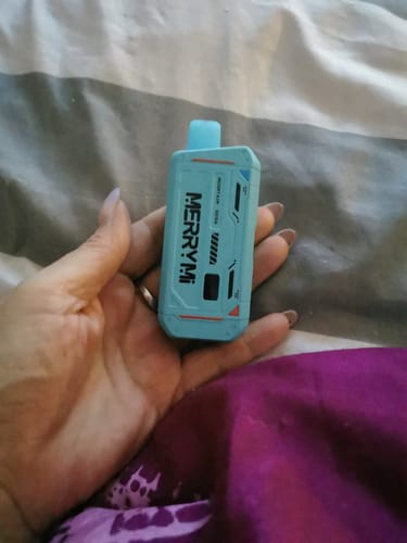 Customer photo review of MerryMi M-Mecha 16K - Vaper Desechable - Cigarrillo Electrónico - 3% - 16000 Caladas
