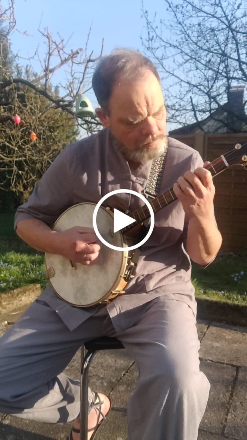 Customer video review of Buddha Stones 2-teiliger Tang-Anzug mit Froschknopf-Design, Hemdhose mit Taschen, Herren-Meditationstuch-Set aus Baumwolle und Leinen