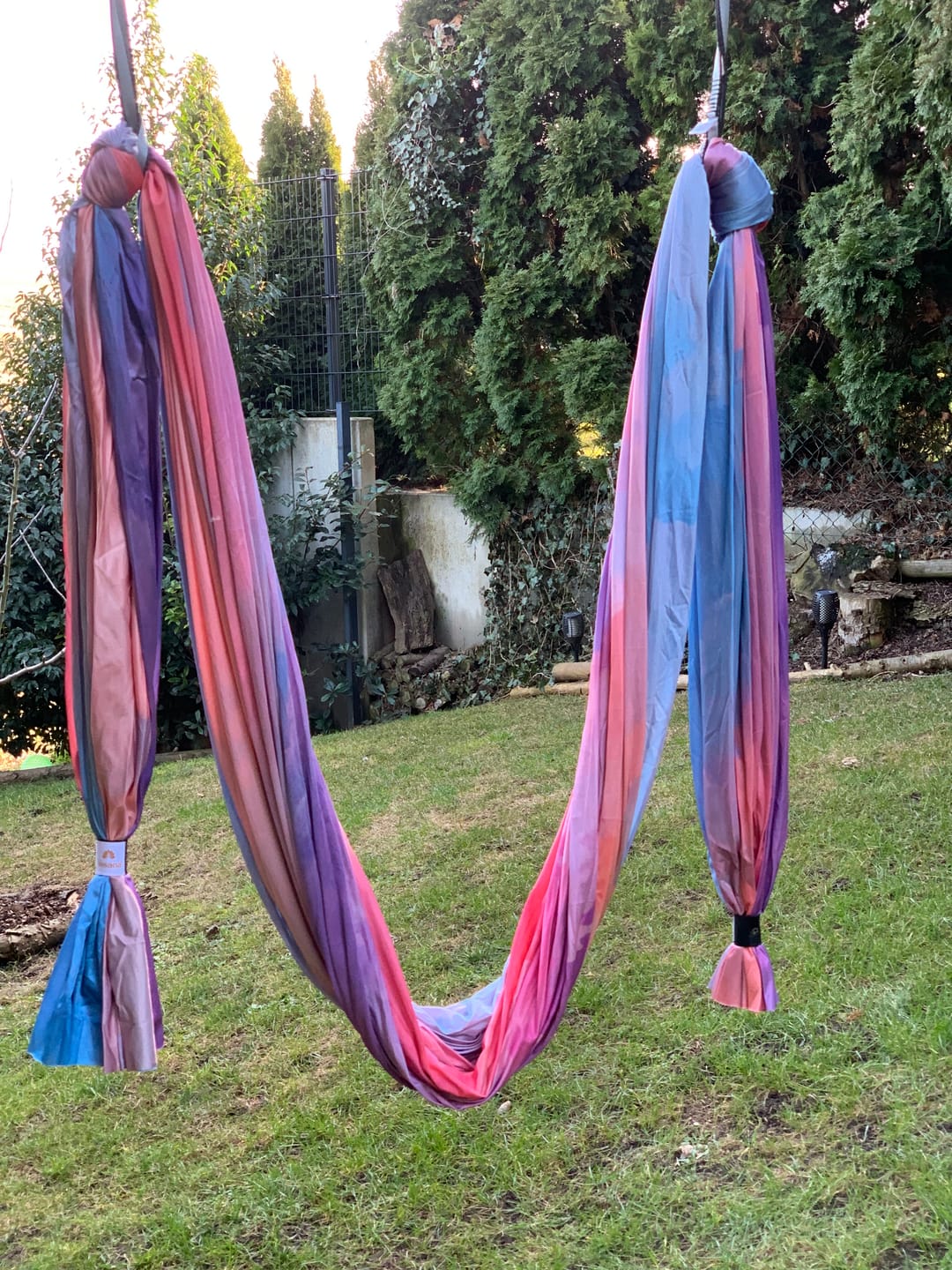 Customer photo review of Aerial Yogatuch - Hängematten Komplettset (Colorful Clouds)