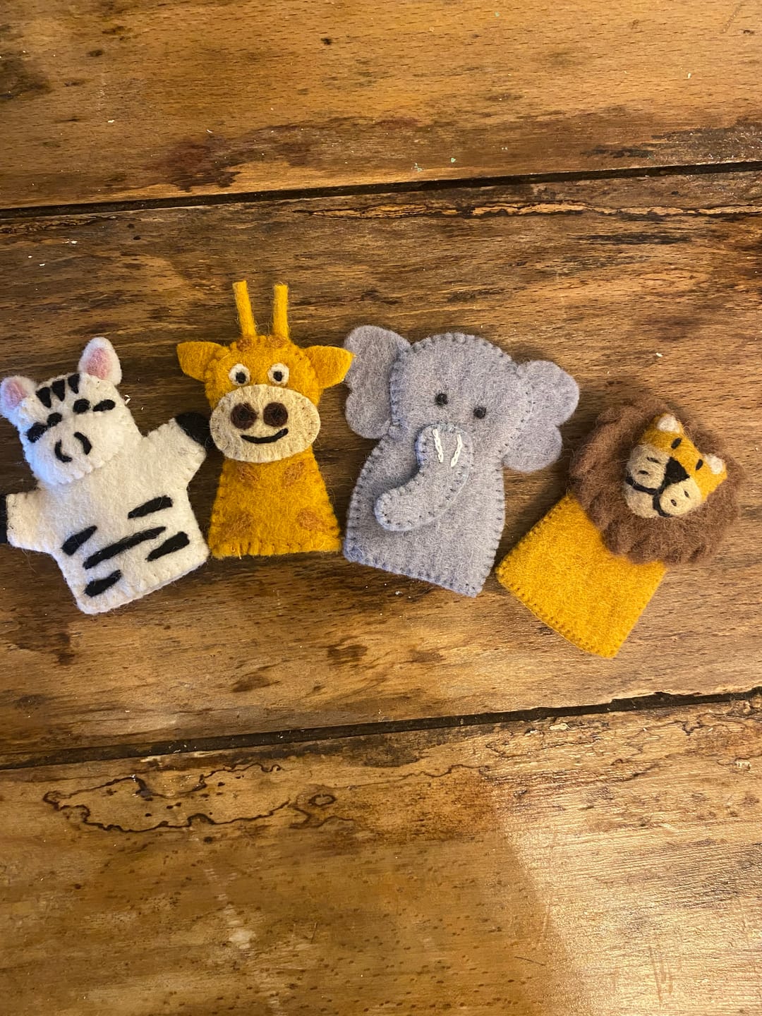 Customer photo review of Safari Animals, Finger Puppet Set