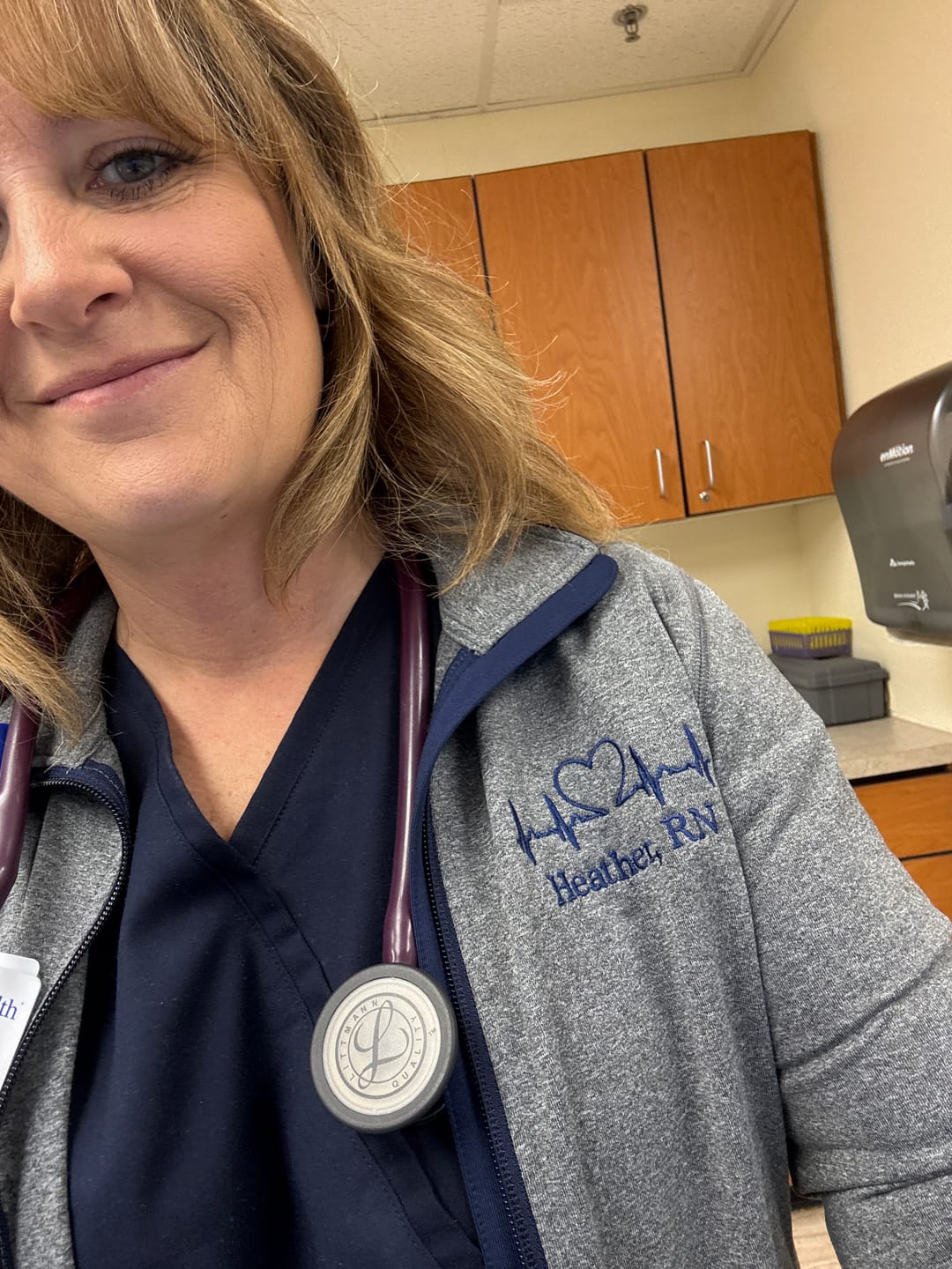 Customer photo review of Ladies Sport-Wick® Stretch Contrast Full-Zip