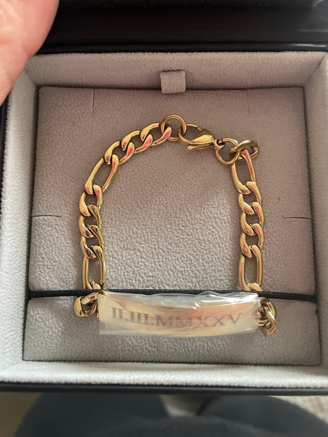 Customer photo review of 7mm Figaro Link ID Bracelet