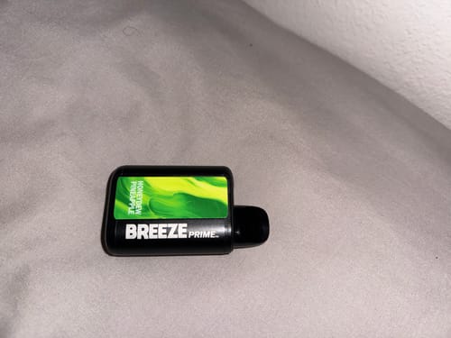 Customer photo review of Breeze Prime Edition Disposable Vape
