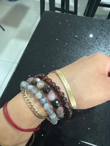 Customer photo review of Pulsera de Ojo de Tigre Rojo (6 mm)