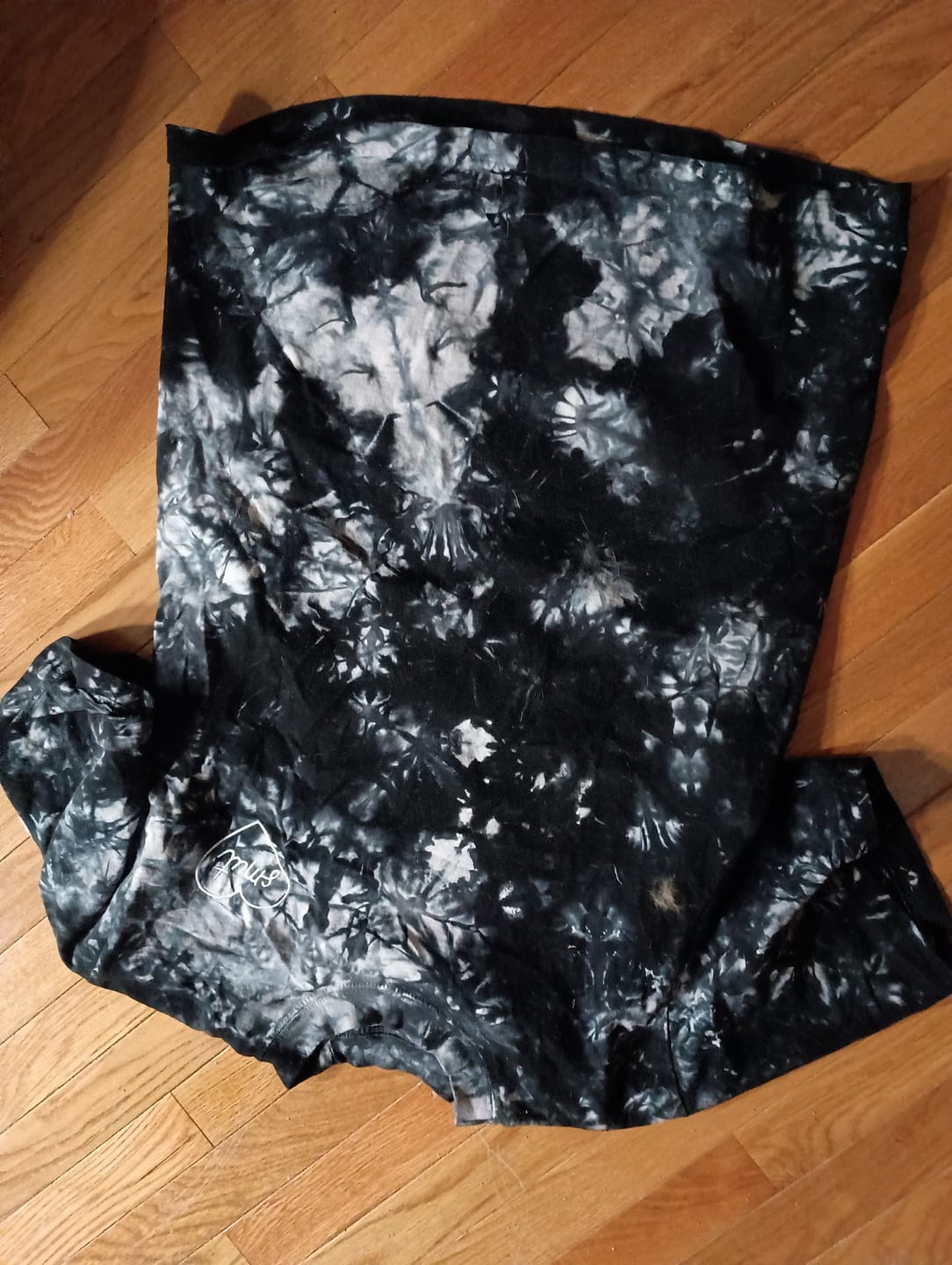 Customer photo review of smut heart embroidered oversized tie-dye t-shirt