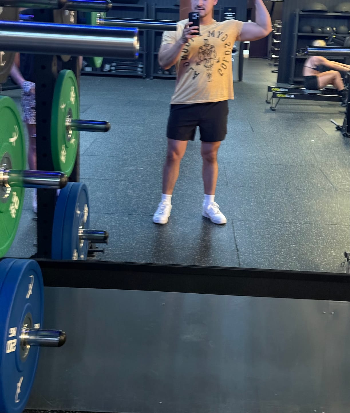 Customer photo review of 4206 - Gold's Gym Heather Tees