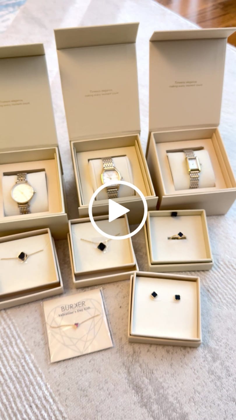 Customer video review of Flora Gold Black Bracelet