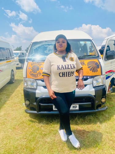 Customer photo review of Kaizer Chiefs Heritage 3 Button Polo Knit SS Ivory