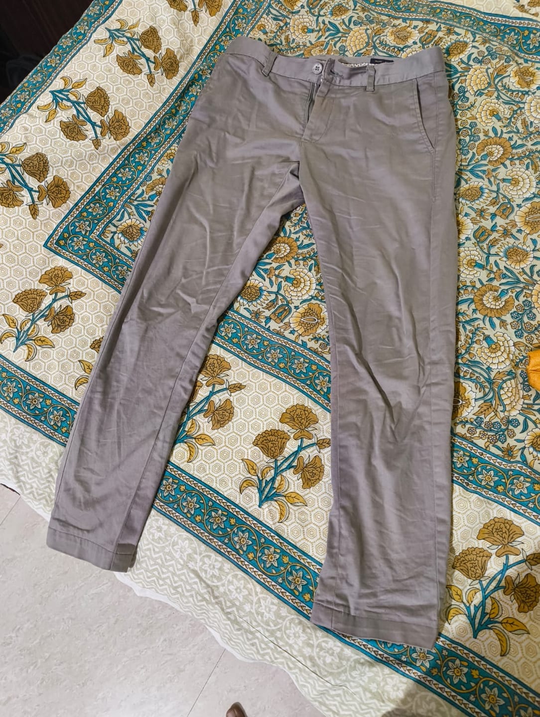 Customer photo review of Basic Chino - Slate Gray Trouser For Men | Ariser