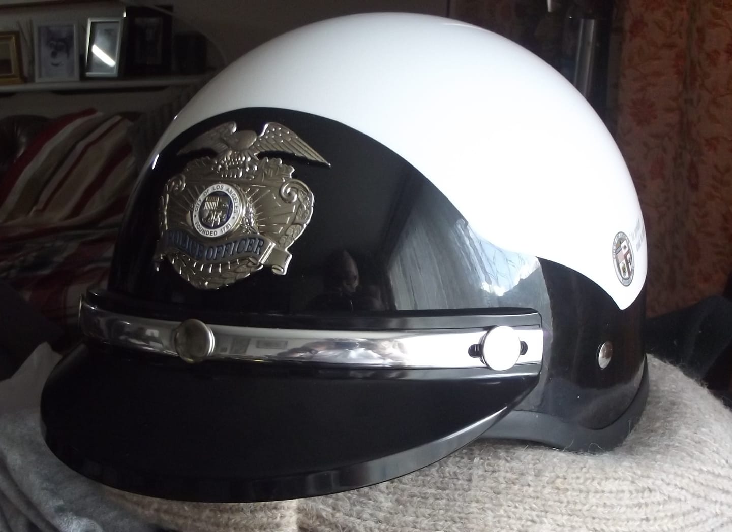 Customer photo review of LAPD Los Angeles Police Officer Cap Badge Hat Insignia Replica Movie Props