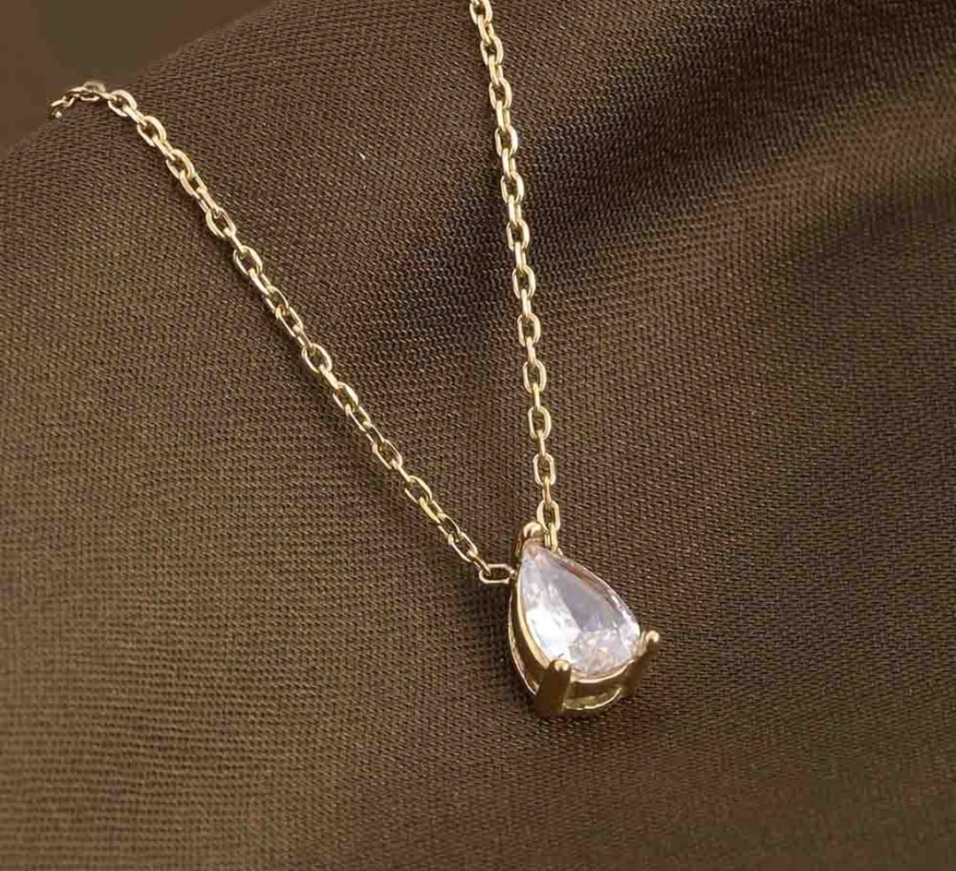 Customer photo review of Dewdrop solitaire necklace