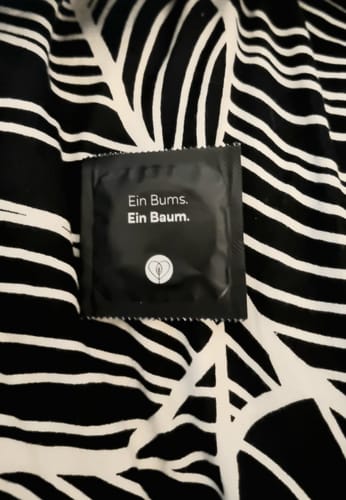 Customer photo review of Releaf | Baumpflanzende Kondome