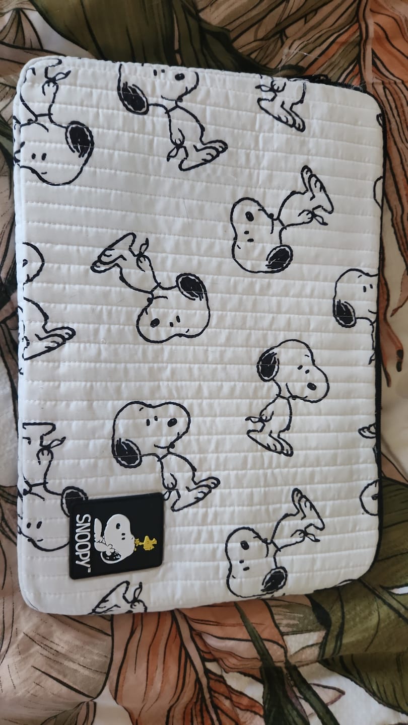 Customer photo review of Mooving - Funda para Notebook Snoopy