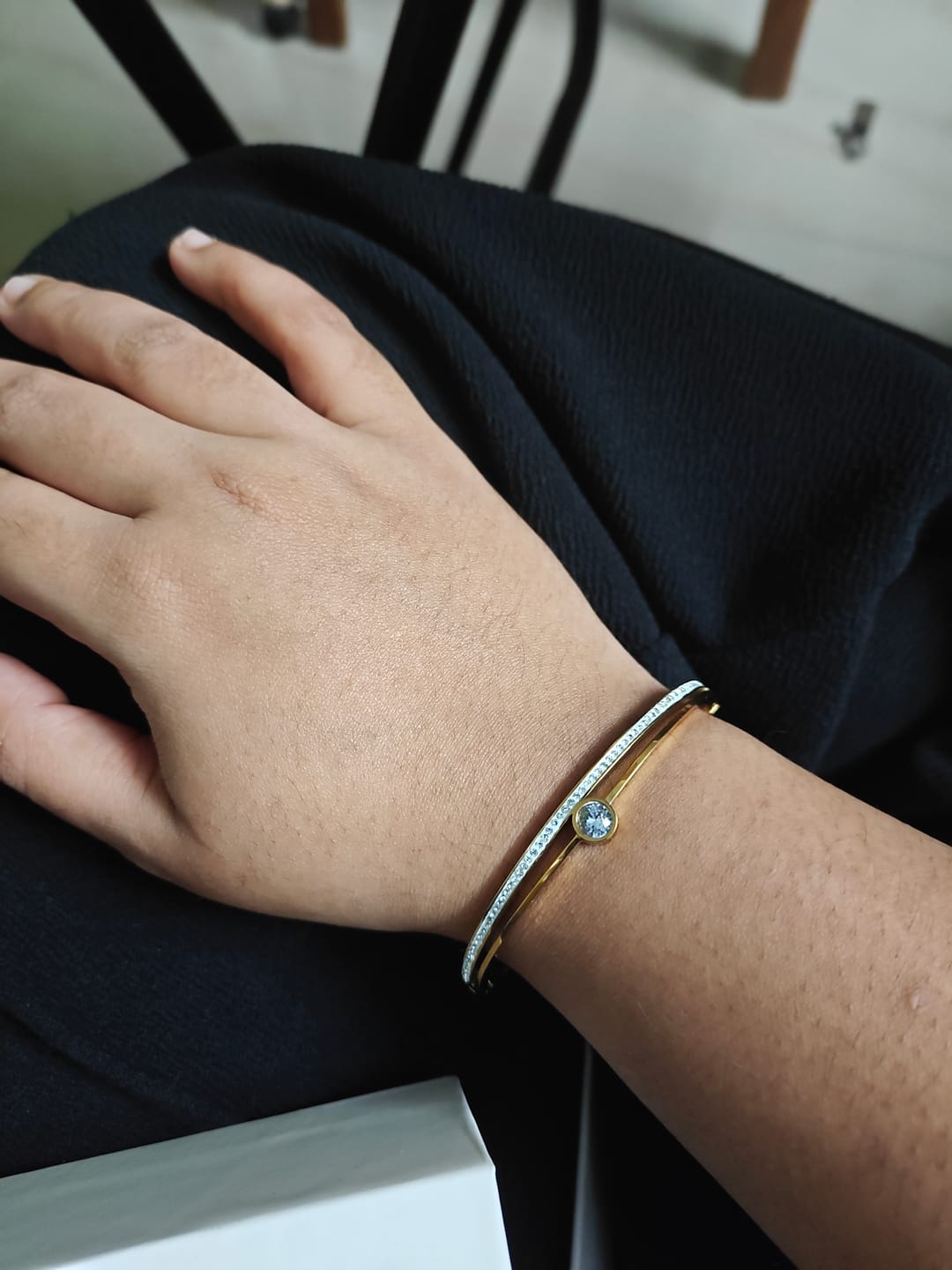 Customer photo review of Women's Exquisite 18K Gold-Plated Bracelet with Stones