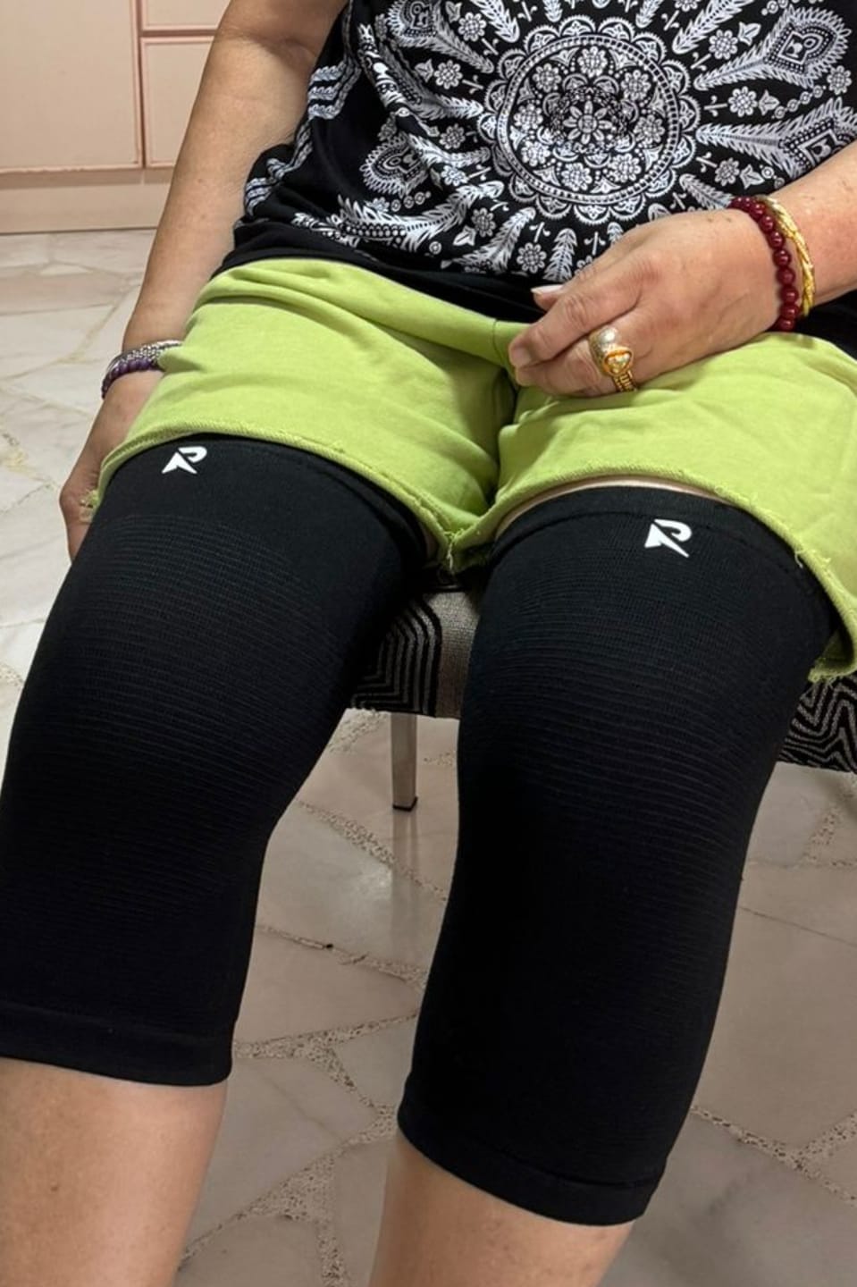 Customer photo review of Recovry™ V2 Kneesleeve