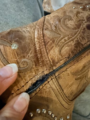 Customer photo review of Cowboy Boot Ingrid Honey