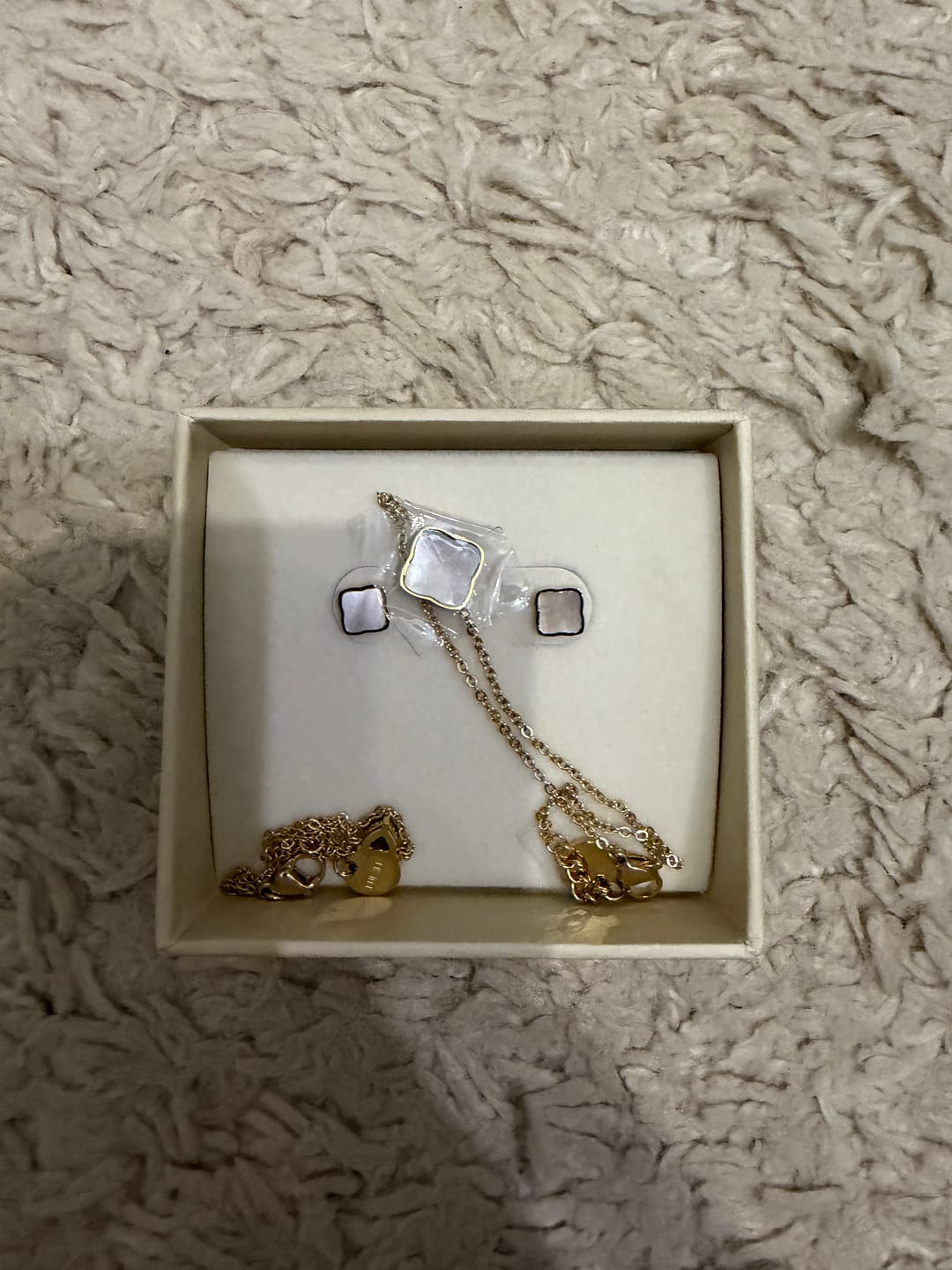 Customer photo review of Flora Gold White Bracelet