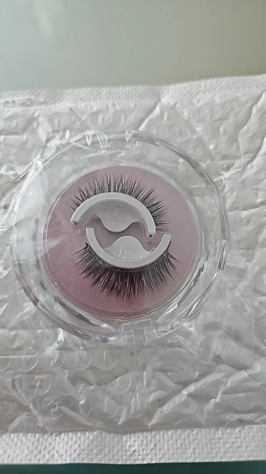 Customer photo review of Phansta™ Self-Adhesive Eyelash Extensions