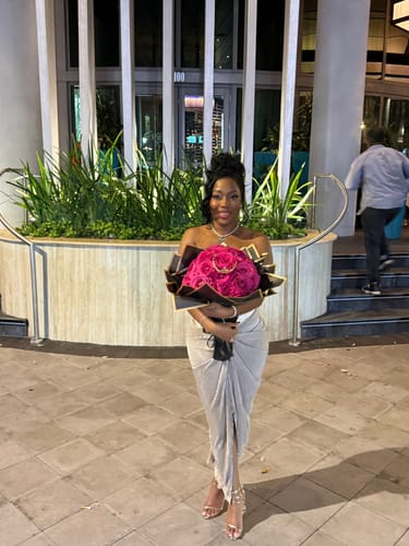 Customer photo review of Lily Luxe (Restocked)