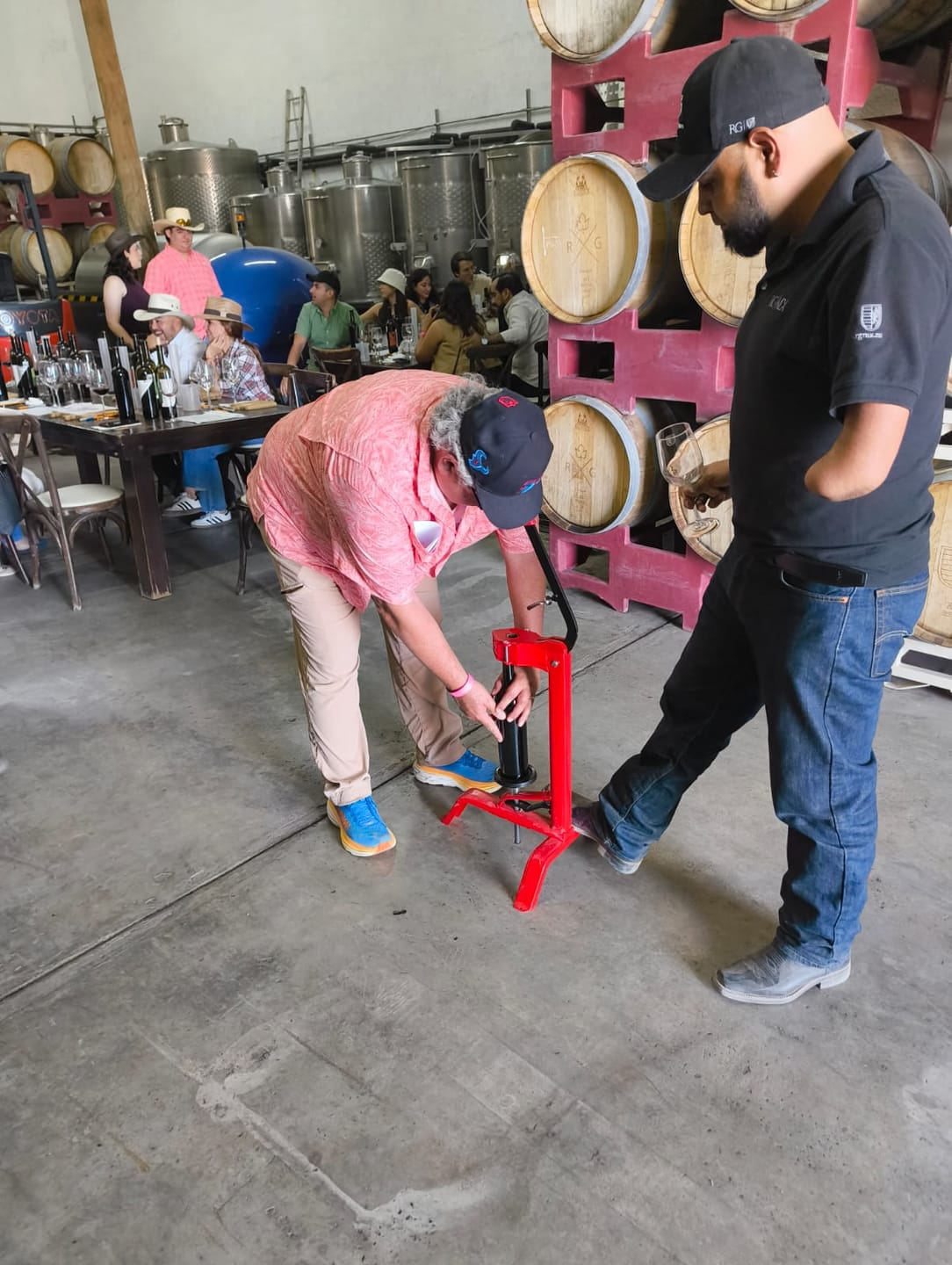 Customer photo review of Crea Tu Vino