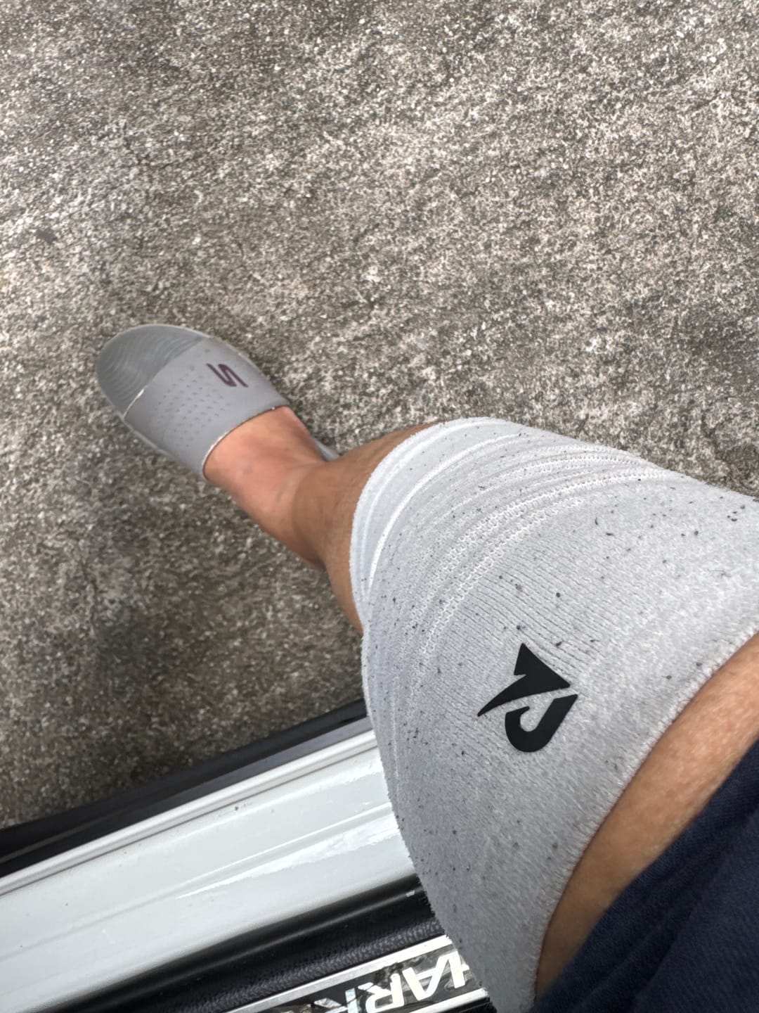 Customer photo review of Recovry™ V2 Kneesleeve