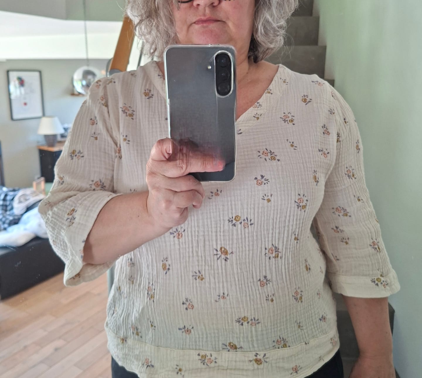 Customer photo review of Blouse Eulalie col V - manches 3/4 - double gaze de coton floral pastel