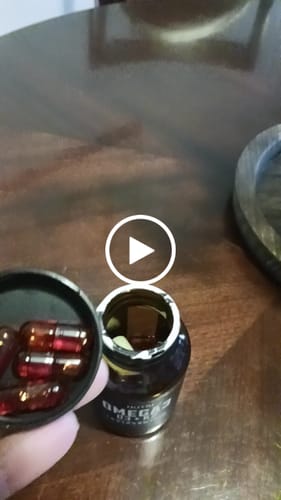 Customer video review of Omega 3 + D3 + K2 with Astaxanthin