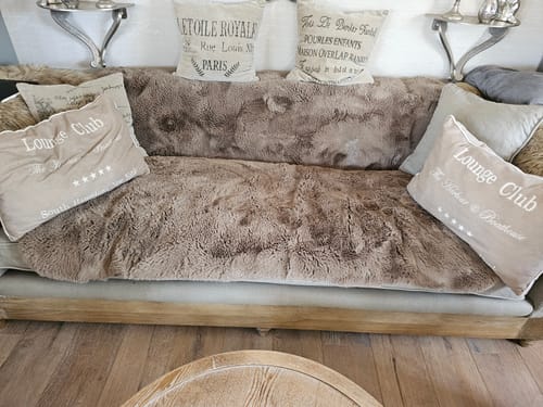 Kundenbewertung mit Foto zu CAILY | Hundedecke & Sofaschutz – Wasserdicht, waschbar & super weich