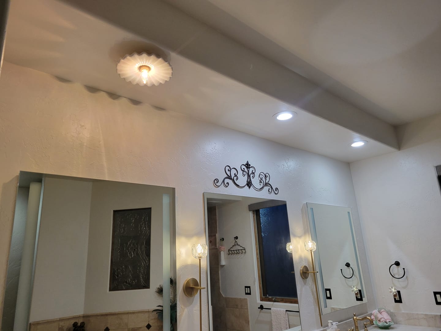Customer photo review of Modern Aged Brass Single-Light Ruffled Semi-Flush Mount
