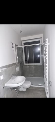 Customer photo review of SONNI Dusche Nischentür Schiebetür mit Rahmen ESG Glastür 100-170cm Höhe 185cm