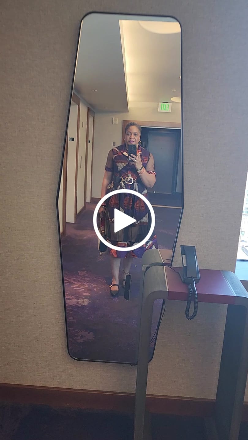 Customer video review of VALENTINA AFRICAN PRINT BUTTON MESH DRESS [PURPLE]
