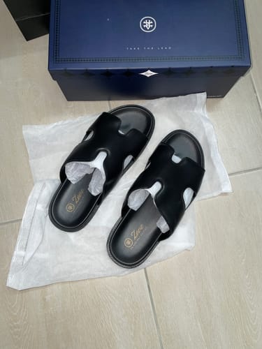 Customer photo review of Hatta Sandal - Solid Black
