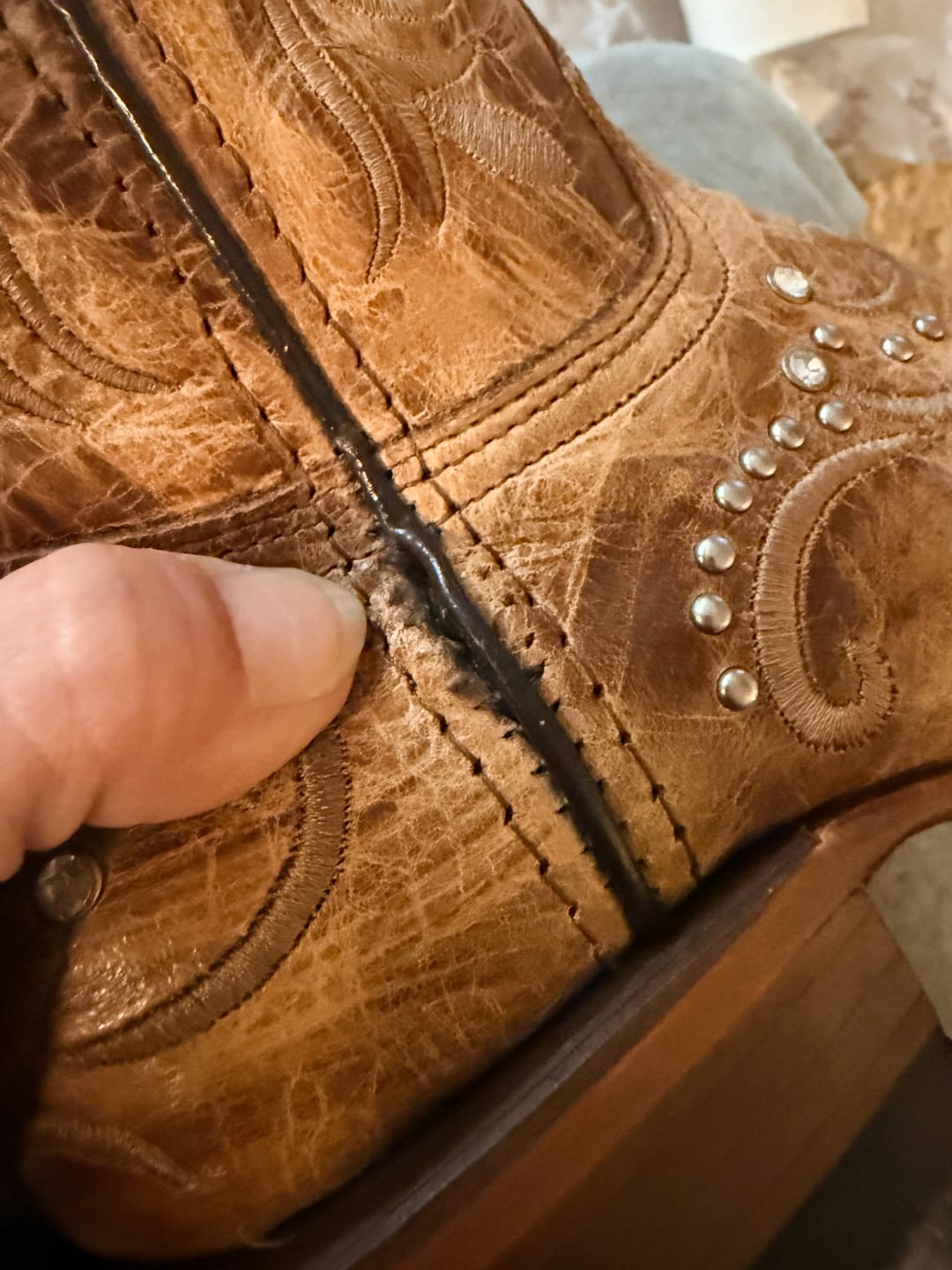 Customer photo review of Cowboy Boot Ingrid Honey