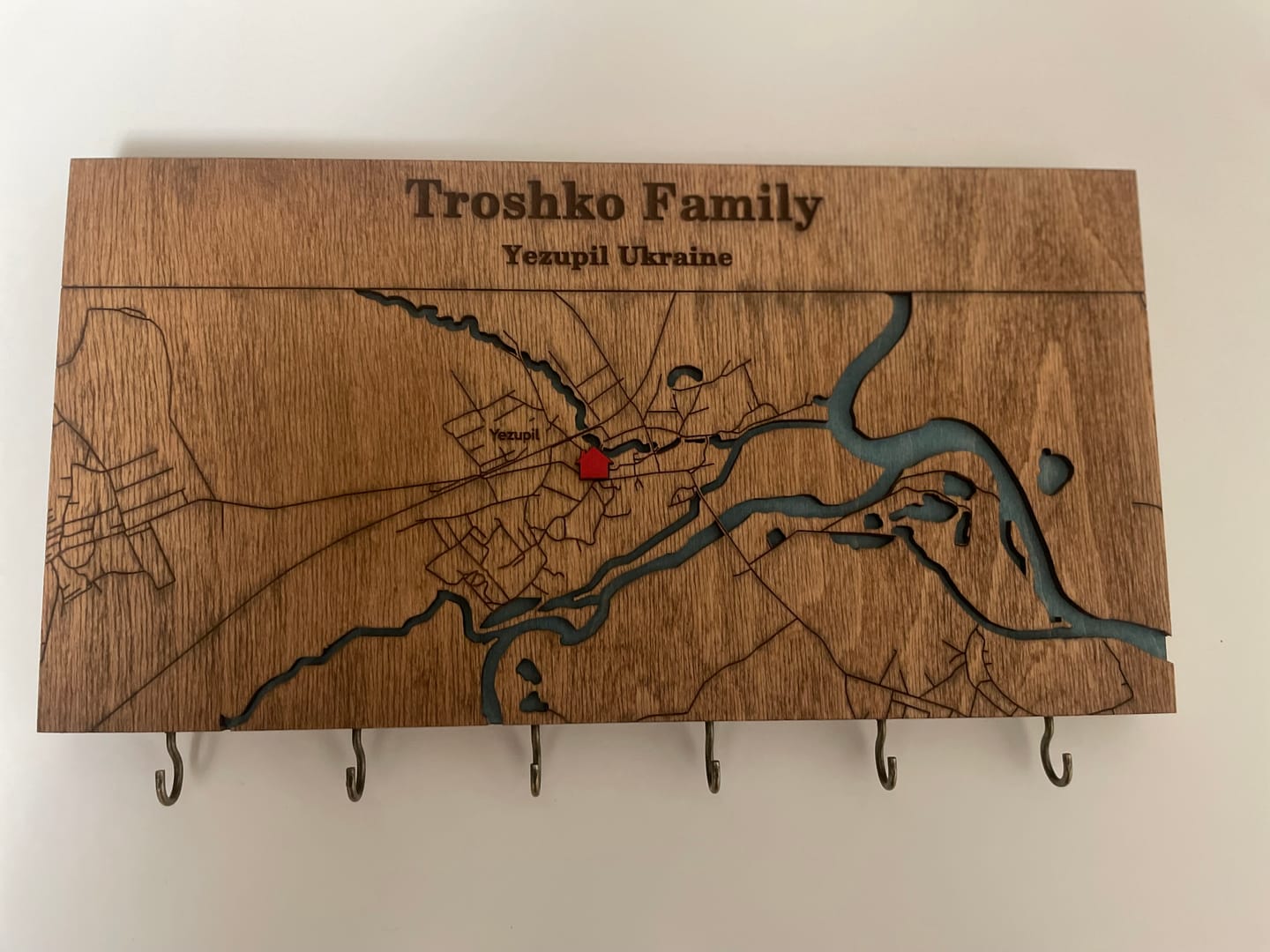 Customer photo review of Custom Coordinates Key Holder Wall Rack with Hooks - Personalized City Map Key Organizer for Housewarming Gift