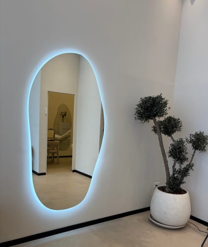 Customer photo review of מראה אמורפית לפי מידה ללא מסגרת