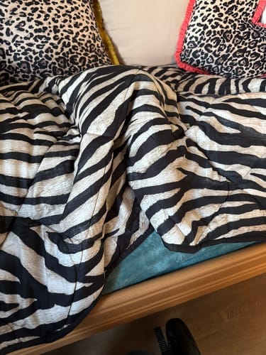 Customer photo review of Bettdecke Ohne Bezug Matt-Satin Tiger Black Gold
