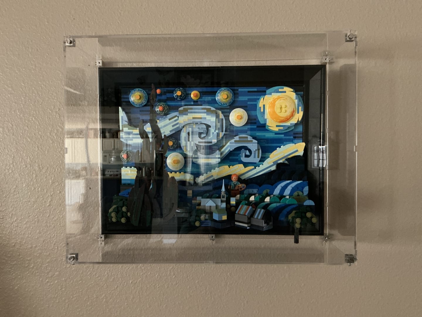 Customer photo review of Wall Mounted Display Case for LEGO® 21333 Ideas Vincent van Gogh - The Starry Night